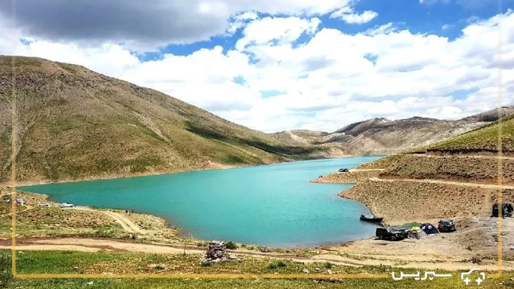 دریاچه های تار و هویر، یکی از بهترین مقاصد برای سفر یک روزه اطراف تهران در بهار
