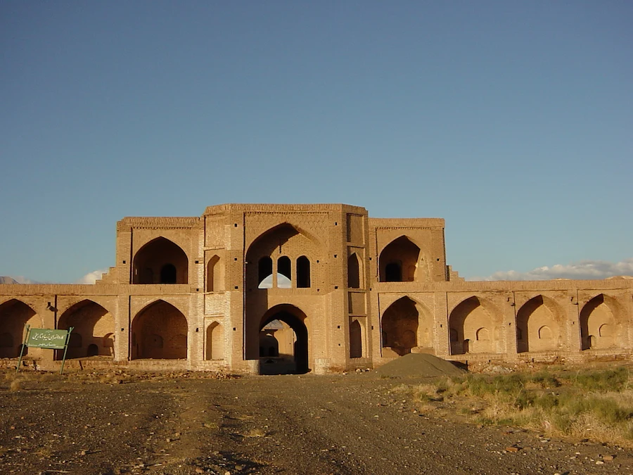 روستای مهر از جاذبه های دیدنی در جاده تهران به مشهد