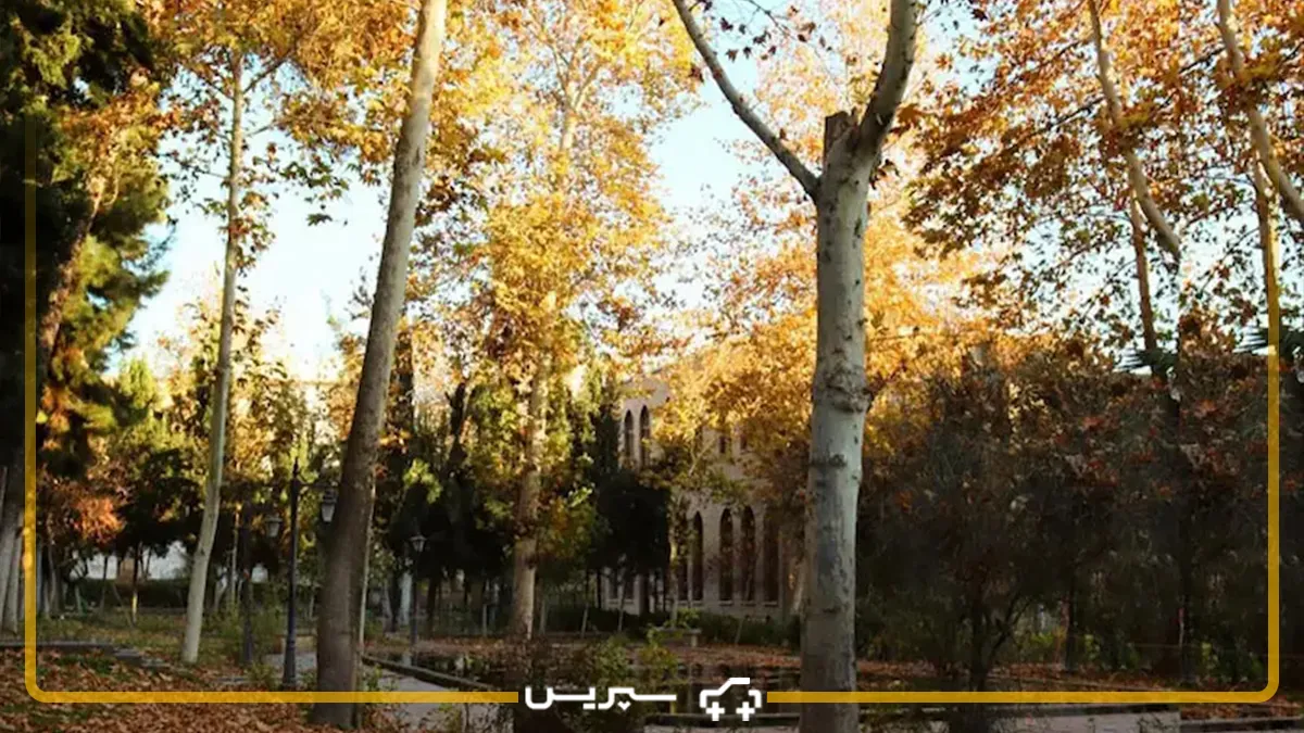 کاخ موزه نگارستان از جاهای دیدنی پاییزه در تهران