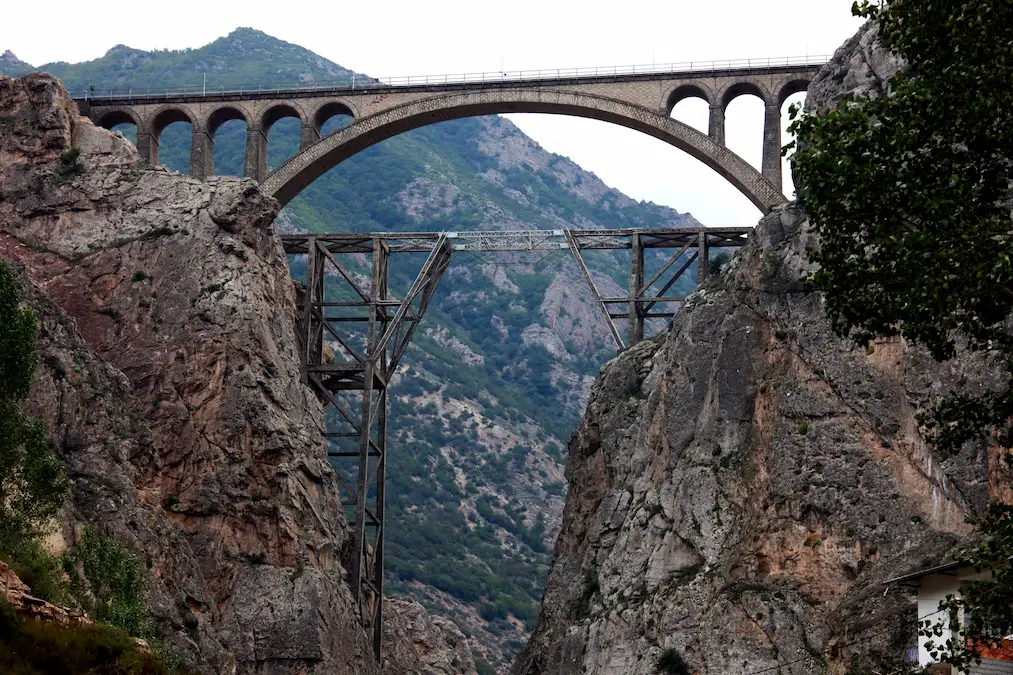 روستای ورسک از دیدنی های مسیر تهران مشهد